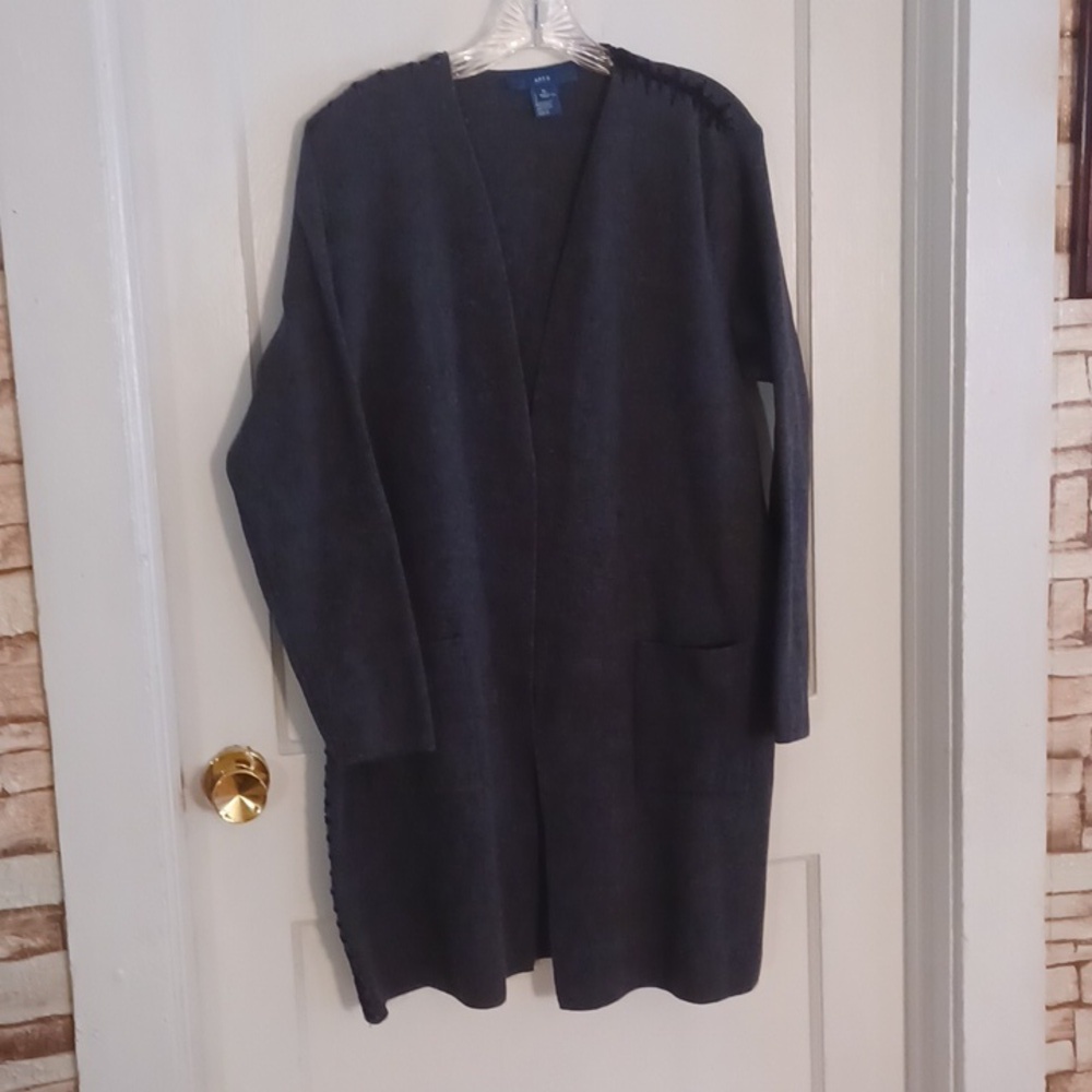 Apt.9 long sweater women's size xlarge gray and black trim